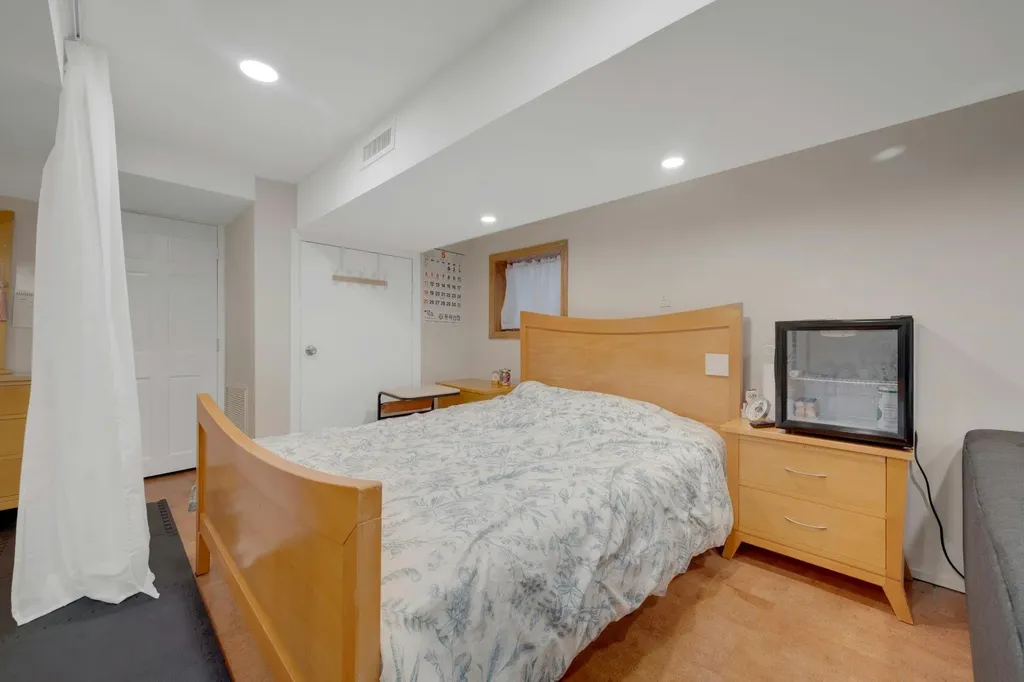 5749 Faraday Avenue Bronx NY 10471