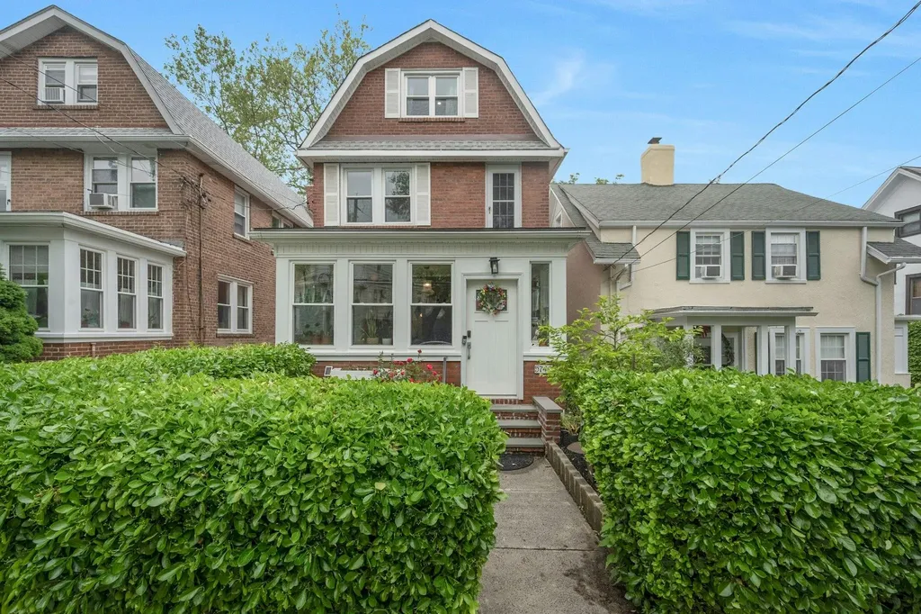 5749 Faraday Avenue Bronx NY 10471