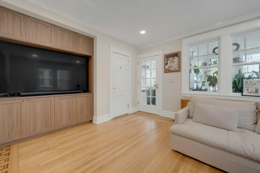 5749 Faraday Avenue Bronx NY 10471