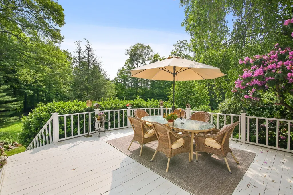 27 West Lane Pound Ridge NY 10576