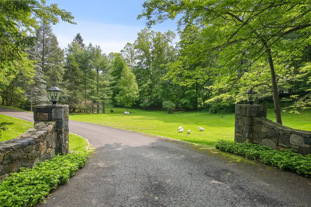 27 West Lane Pound Ridge NY 10576