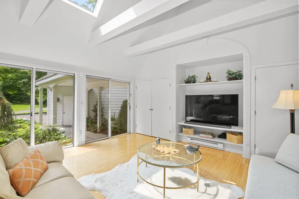 27 West Lane Pound Ridge NY 10576