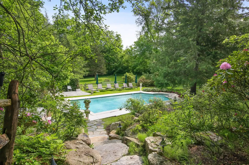 27 West Lane Pound Ridge NY 10576