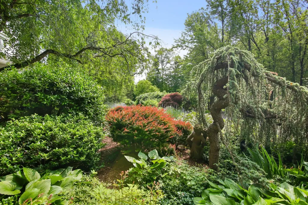 27 West Lane Pound Ridge NY 10576