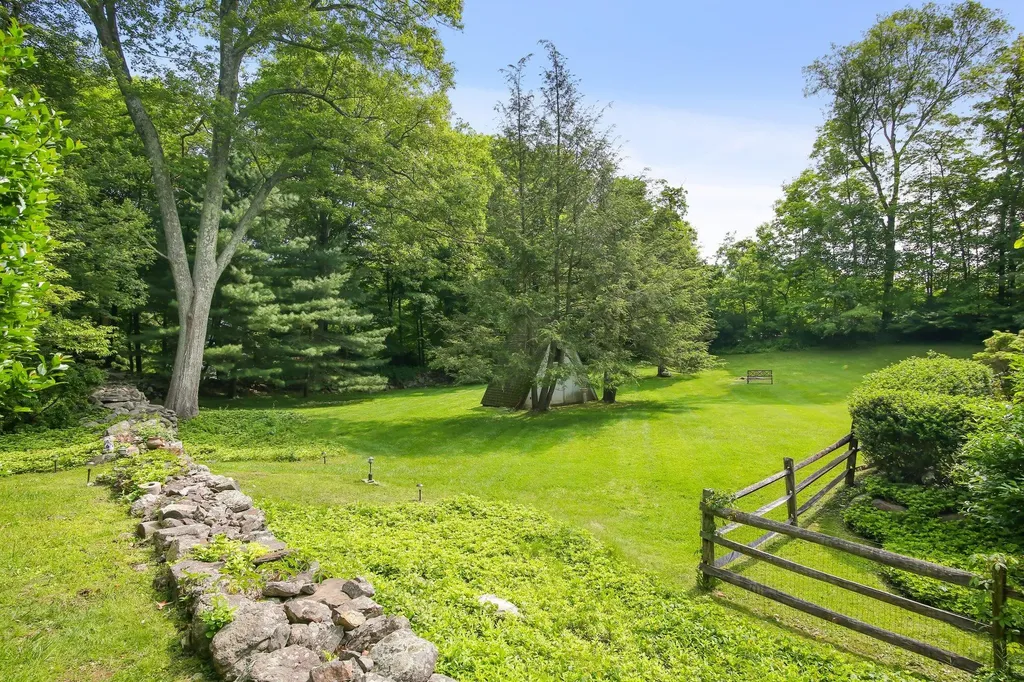 27 West Lane Pound Ridge NY 10576