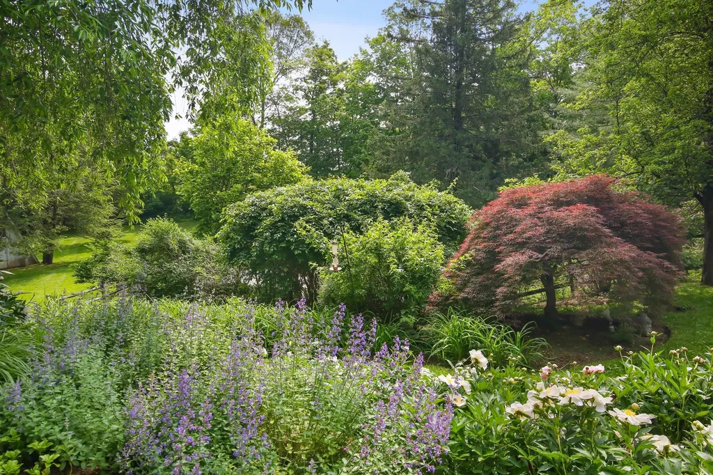 27 West Lane Pound Ridge NY 10576
