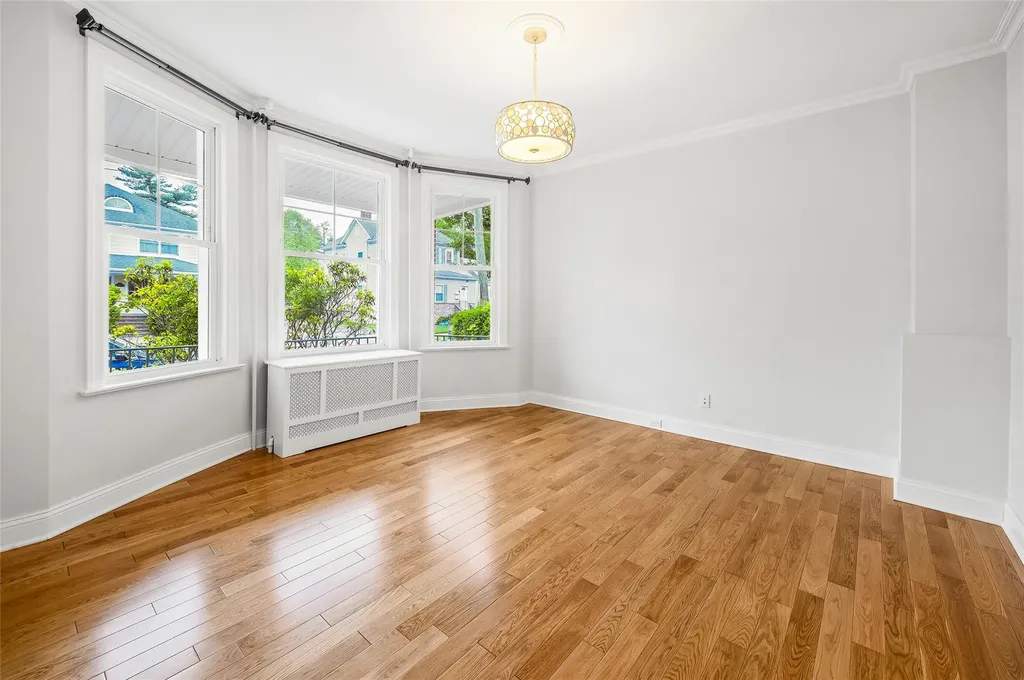 512 Fourth Avenue Pelham NY 10803