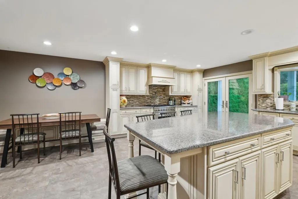 98 Beach Road Westhampton Beach NY 11978