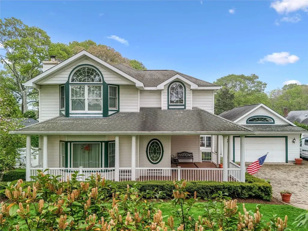 98 Beach Road Westhampton Beach NY 11978