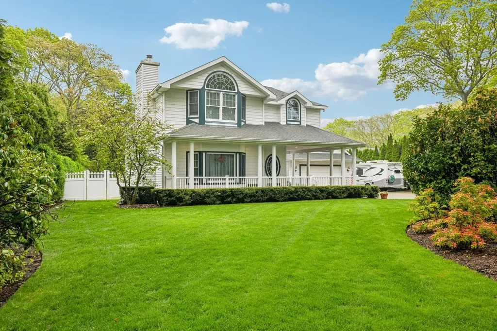98 Beach Road Westhampton Beach NY 11978