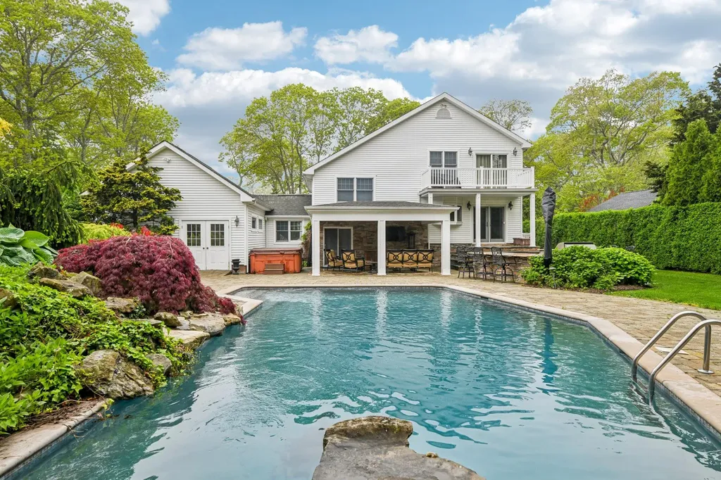 98 Beach Road Westhampton Beach NY 11978