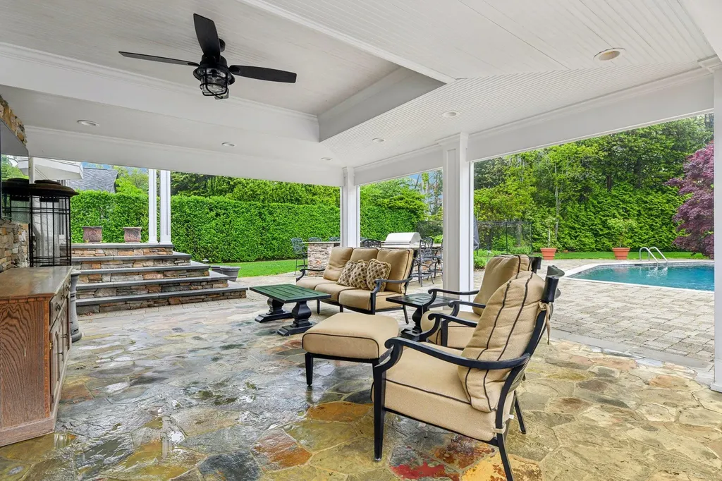 98 Beach Road Westhampton Beach NY 11978