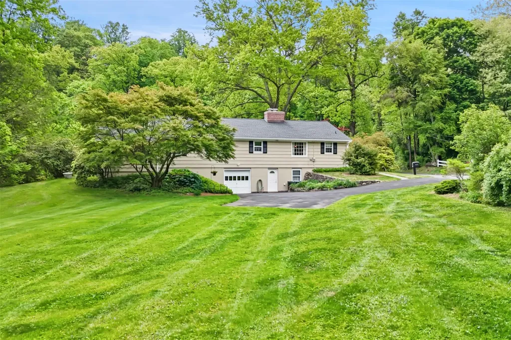 34 Whippoorwill Road E Armonk NY 10504