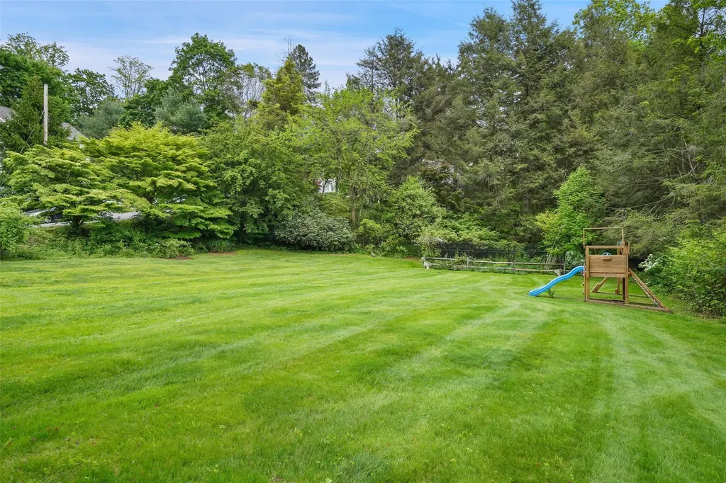 34 Whippoorwill Road E Armonk NY 10504