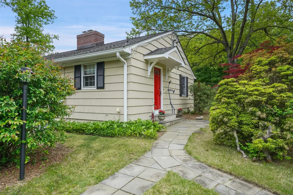34 Whippoorwill Road E Armonk NY 10504