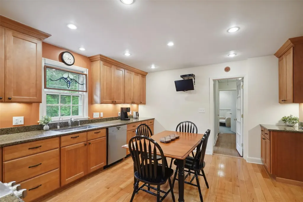 34 Whippoorwill Road E Armonk NY 10504