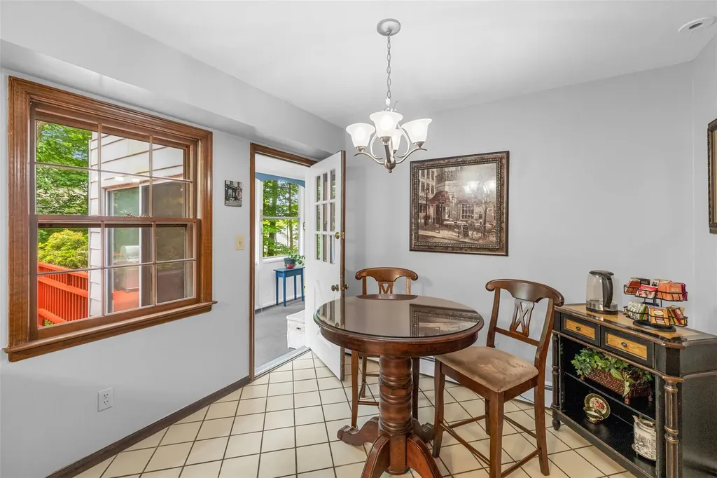 11 Carnelli Court Poughkeepsie NY 12603