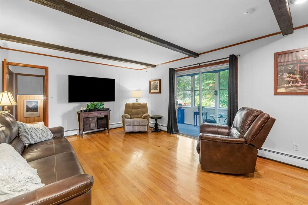 11 Carnelli Court Poughkeepsie NY 12603