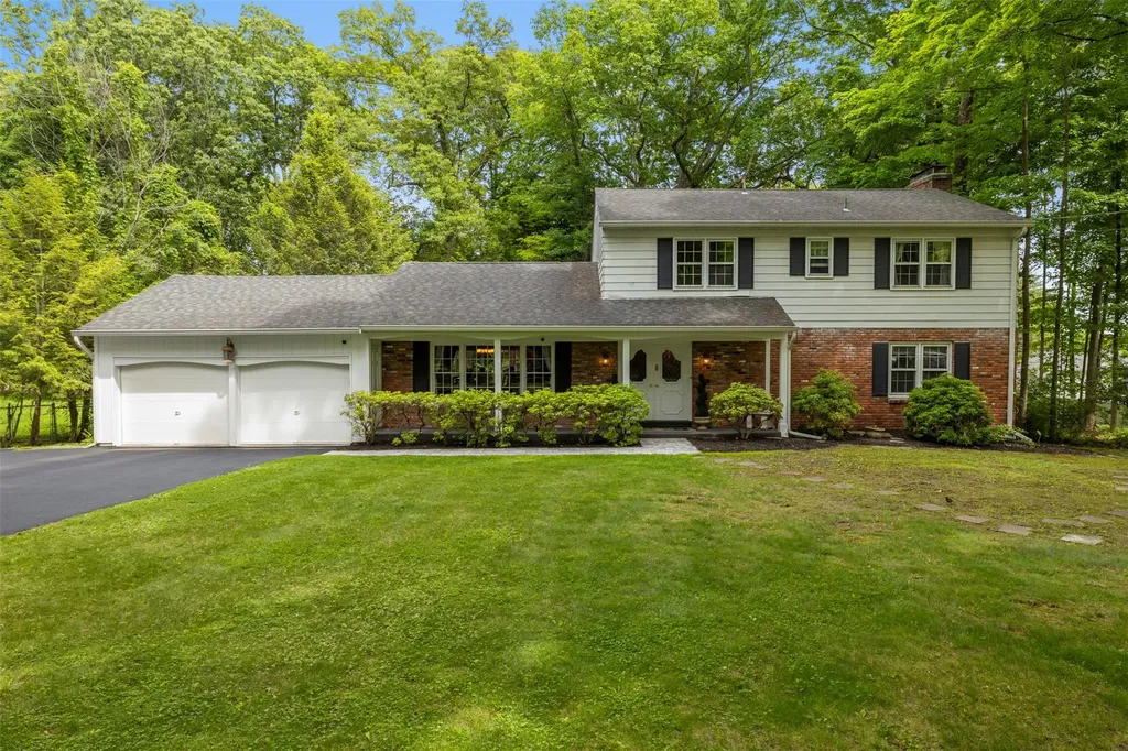 11 Carnelli Court Poughkeepsie NY 12603