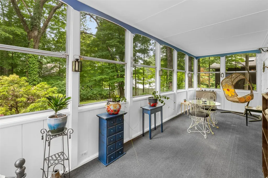 11 Carnelli Court Poughkeepsie NY 12603