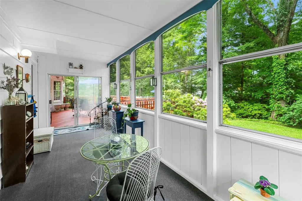 11 Carnelli Court Poughkeepsie NY 12603