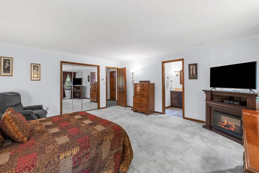 11 Carnelli Court Poughkeepsie NY 12603