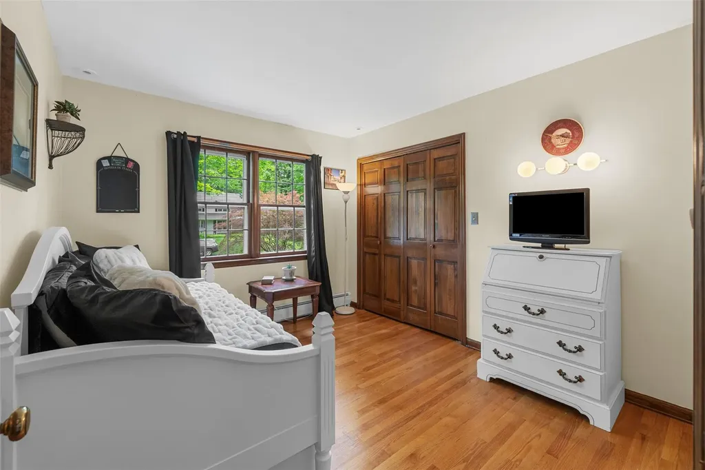 11 Carnelli Court Poughkeepsie NY 12603
