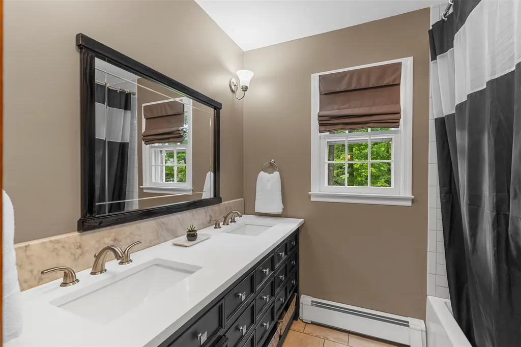 11 Carnelli Court Poughkeepsie NY 12603