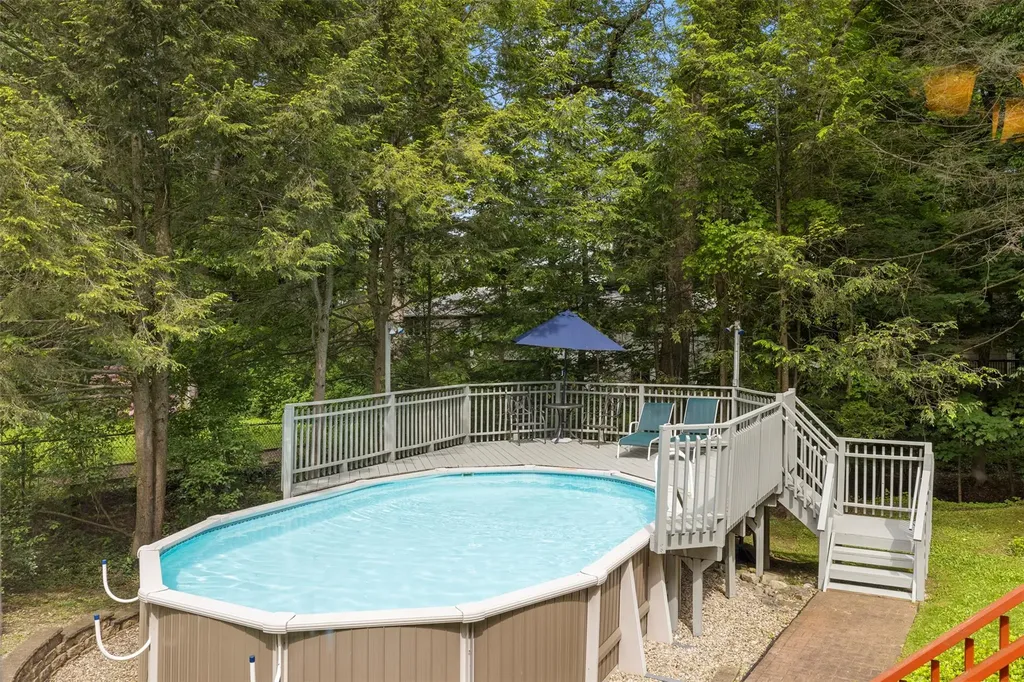 11 Carnelli Court Poughkeepsie NY 12603