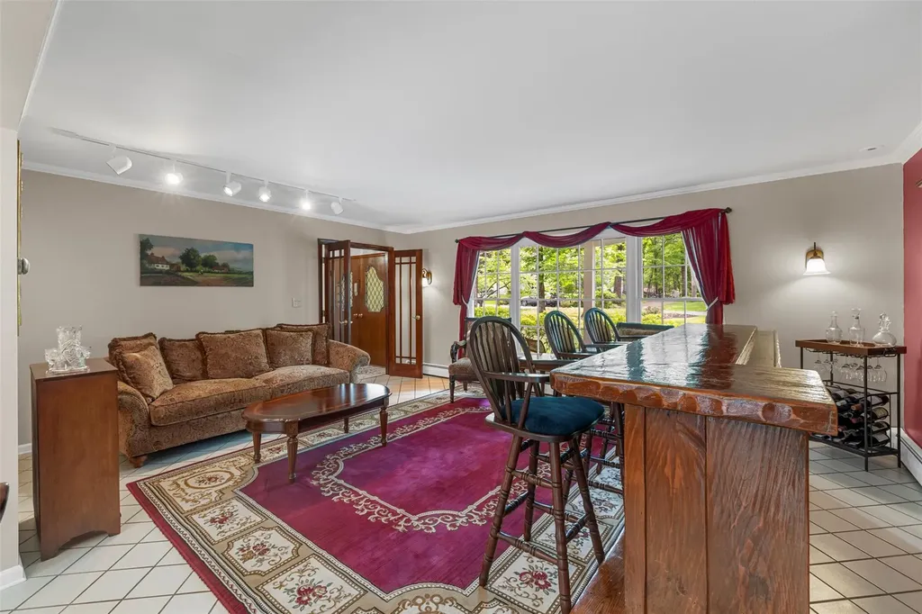 11 Carnelli Court Poughkeepsie NY 12603