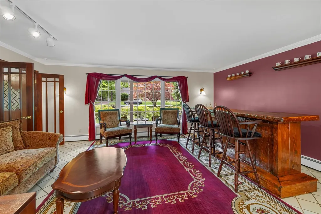 11 Carnelli Court Poughkeepsie NY 12603