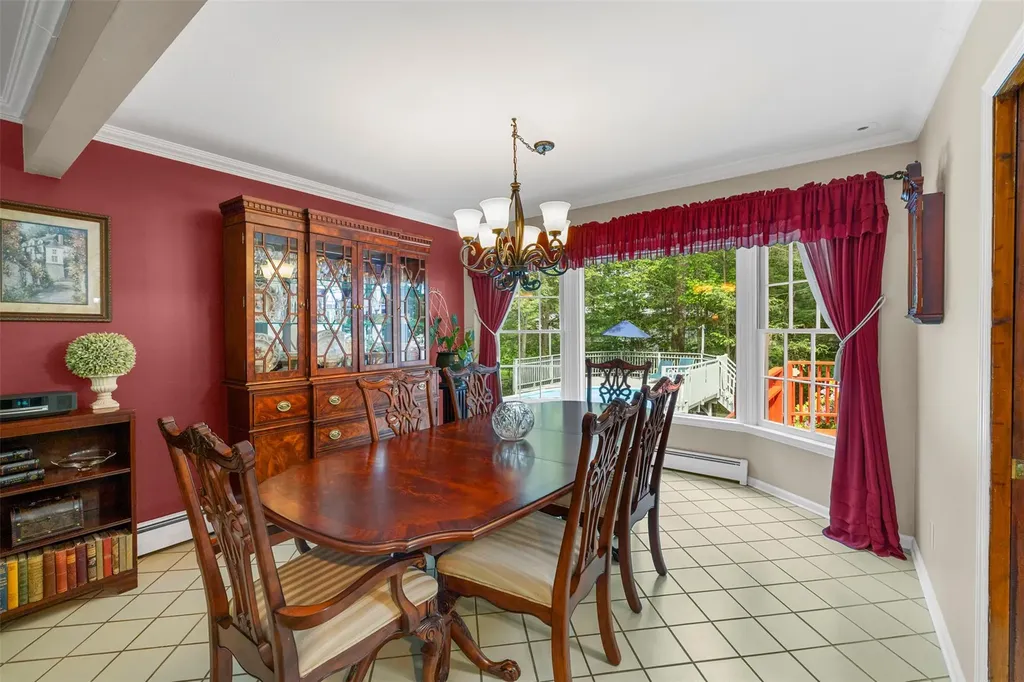 11 Carnelli Court Poughkeepsie NY 12603