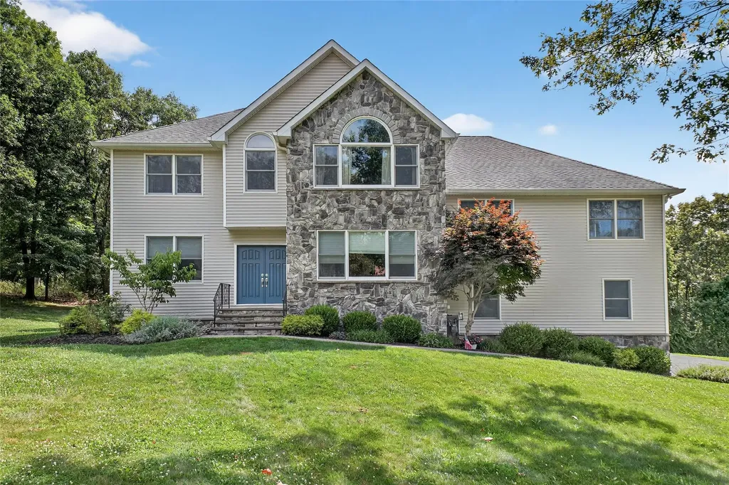 37 Lindy Drive Carmel NY 10512