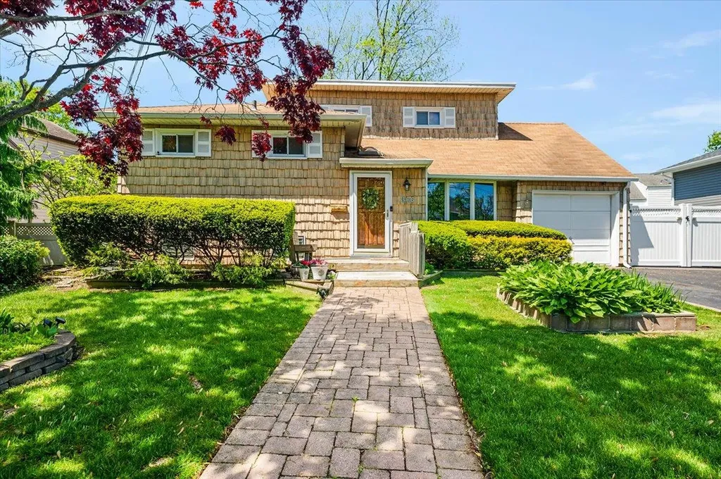 3176 Benjamin Road Oceanside NY 11572