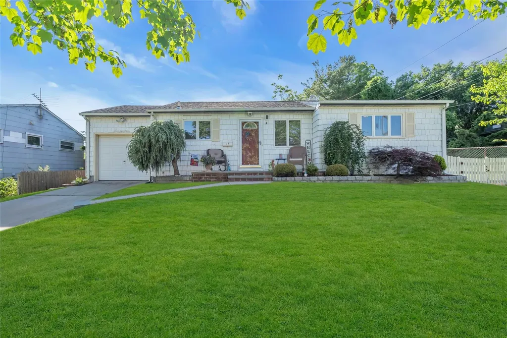 17 Gerhard Road Plainview NY 11803