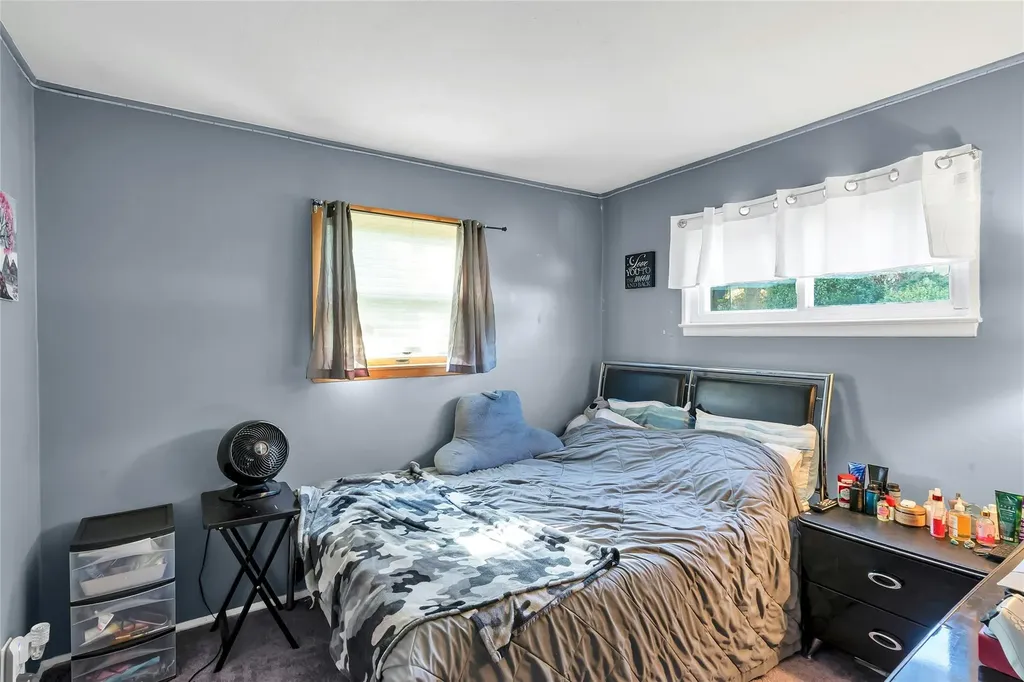 17 Gerhard Road Plainview NY 11803