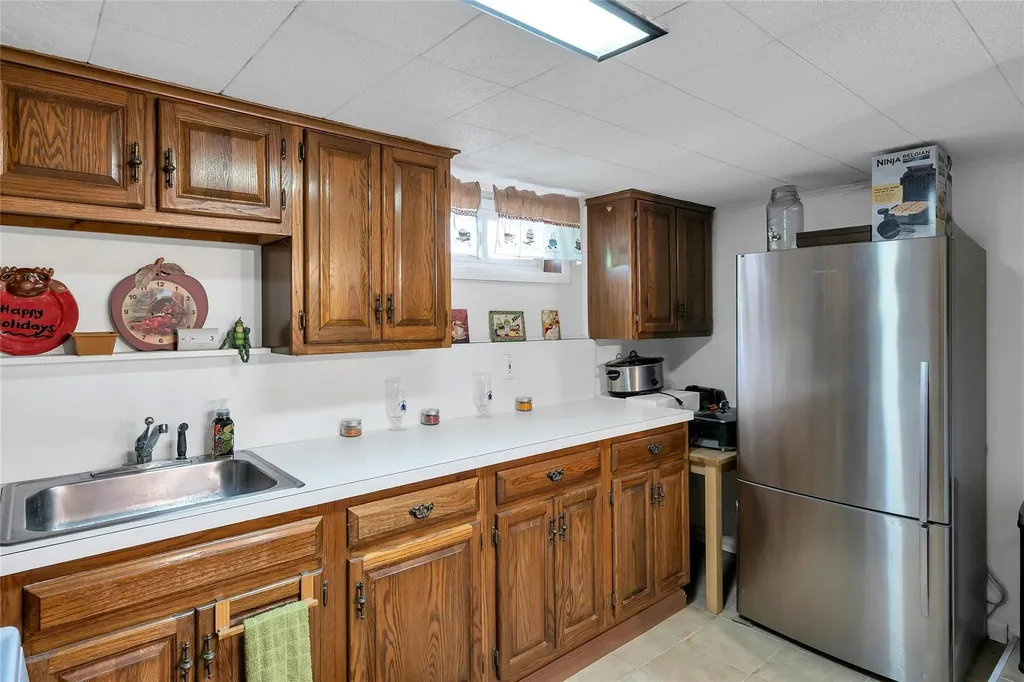 17 Gerhard Road Plainview NY 11803