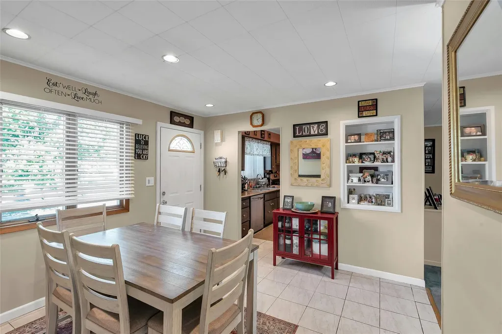 17 Gerhard Road Plainview NY 11803