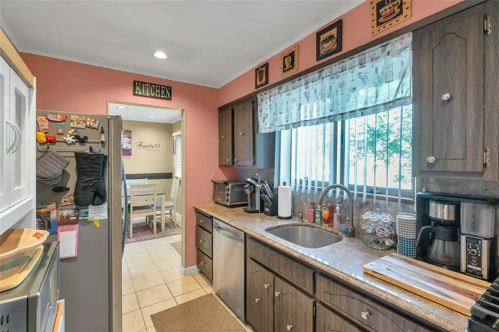 17 Gerhard Road Plainview NY 11803