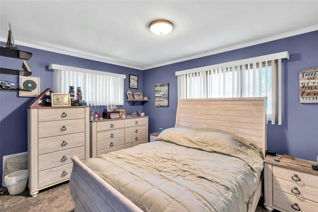 17 Gerhard Road Plainview NY 11803