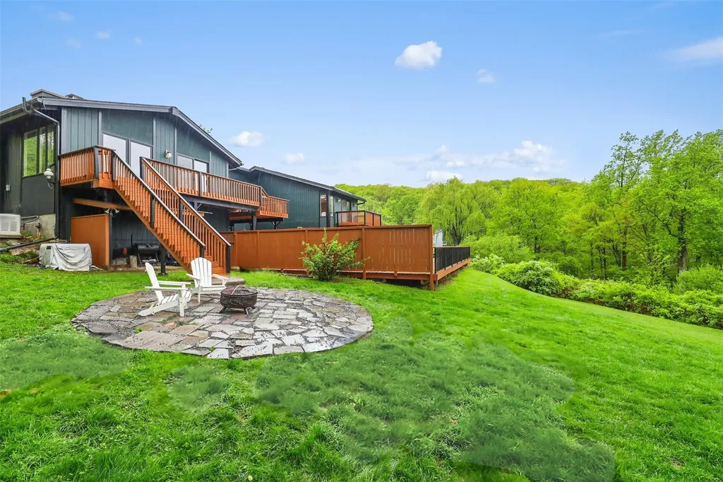 8 Sky Drive Cornwall NY 12518