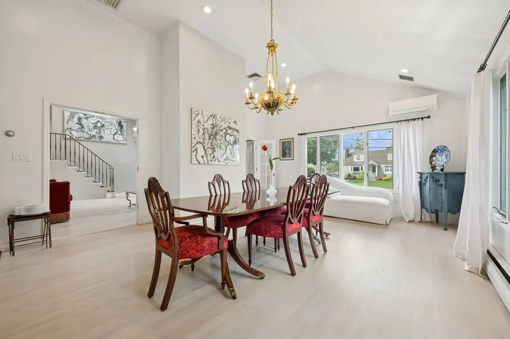 2525 Beverly Road Merrick NY 11566
