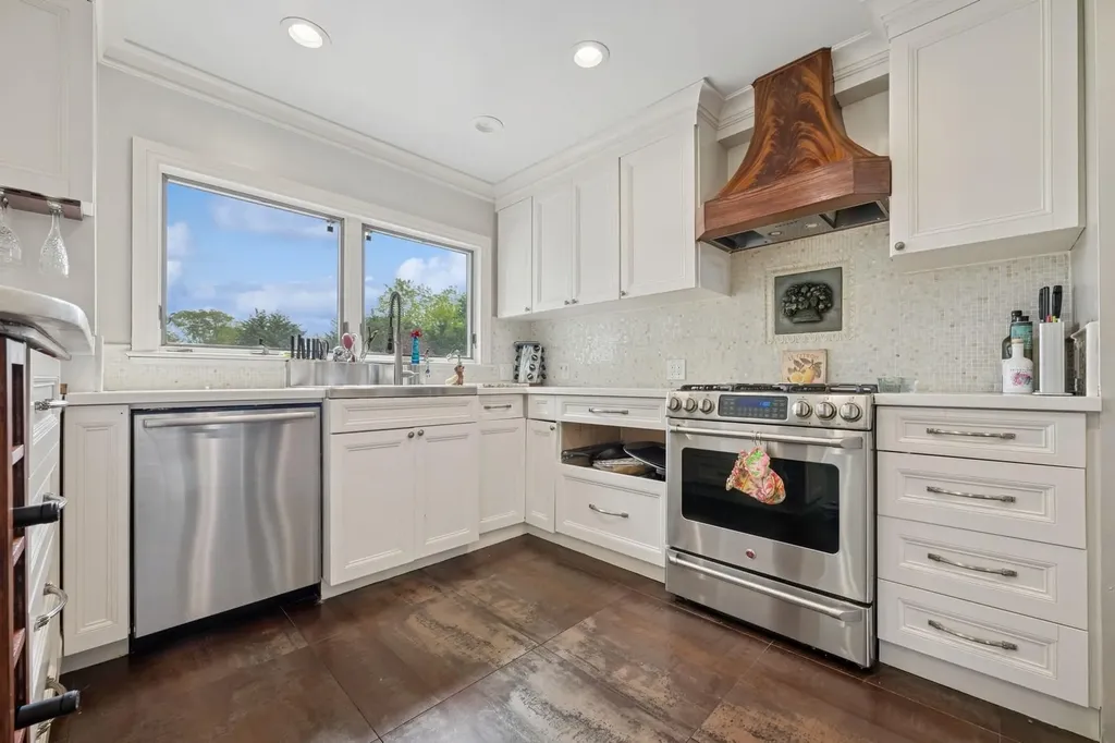 2525 Beverly Road Merrick NY 11566