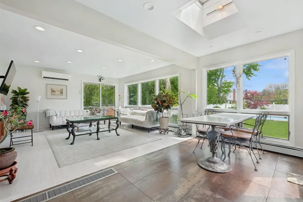 2525 Beverly Road Merrick NY 11566