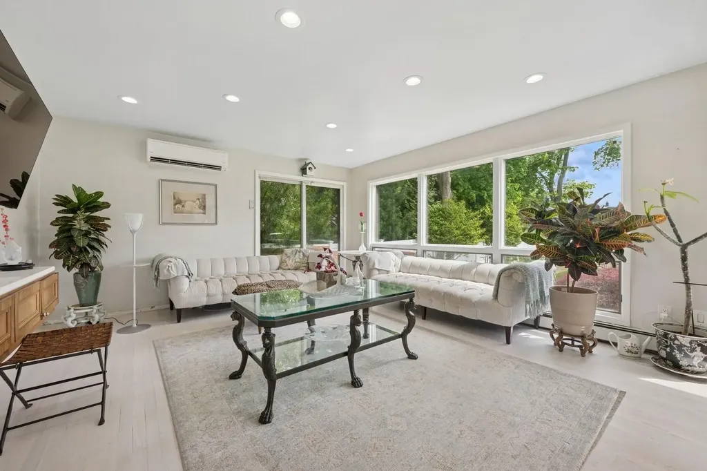 2525 Beverly Road Merrick NY 11566