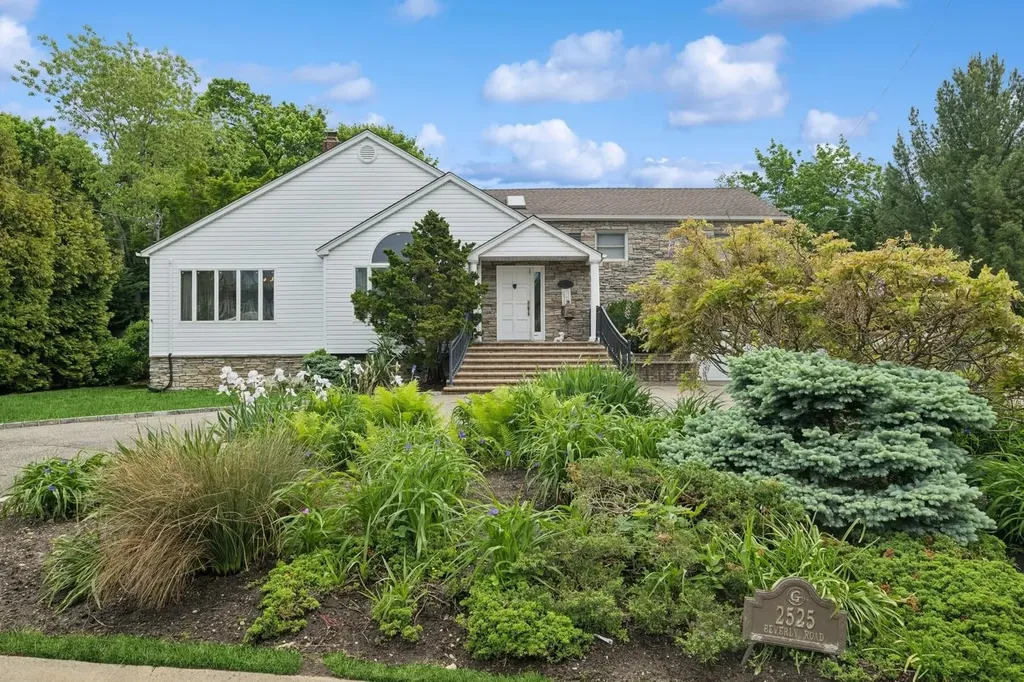 2525 Beverly Road Merrick NY 11566