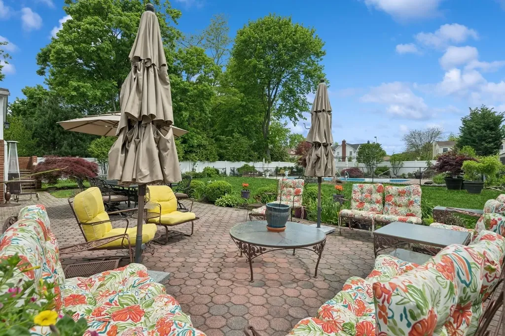 2525 Beverly Road Merrick NY 11566
