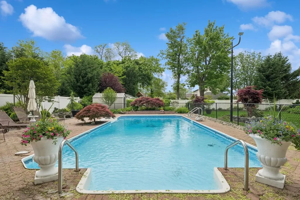 2525 Beverly Road Merrick NY 11566
