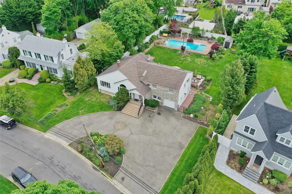 2525 Beverly Road Merrick NY 11566