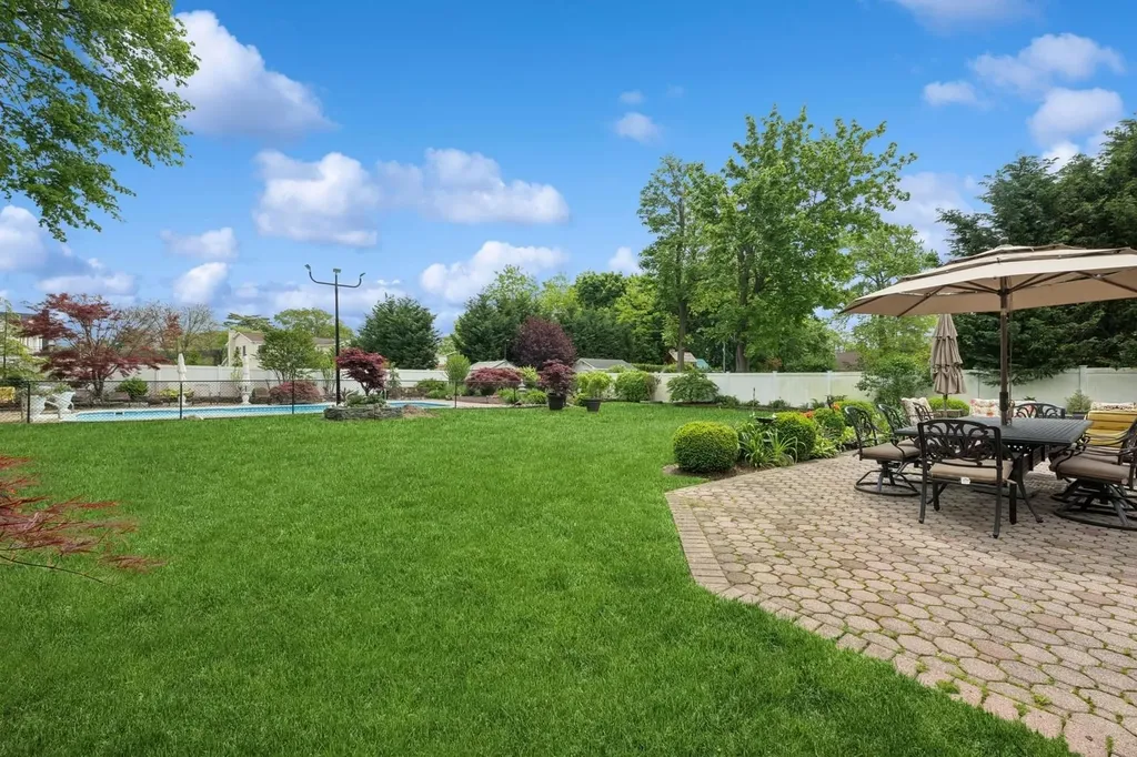 2525 Beverly Road Merrick NY 11566